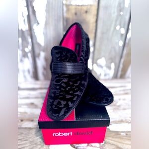 Robert David Boys Size 6 Black Loafers